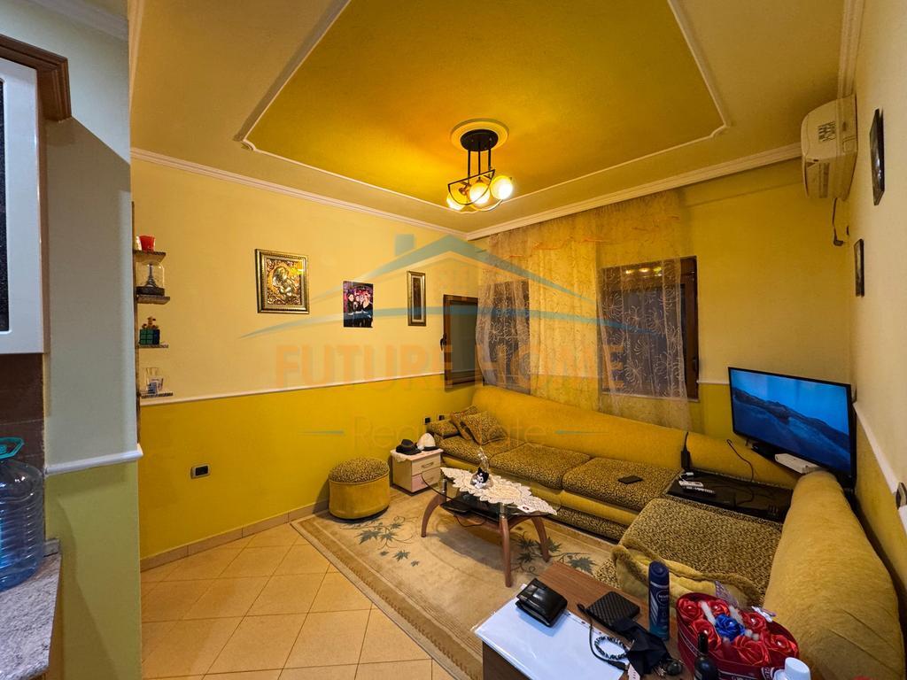The apartment is located on Kongresi i Manastirit Street, Tirana.
