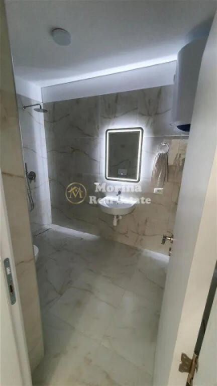 Shitet Apartament 2+1+2 Spitali Nen Tereza