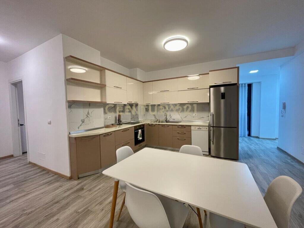 APARTMENT 3+1+2 WITH PARKING SPACE, DECEMBER 21, NEAR HOTEL MONDIAL.