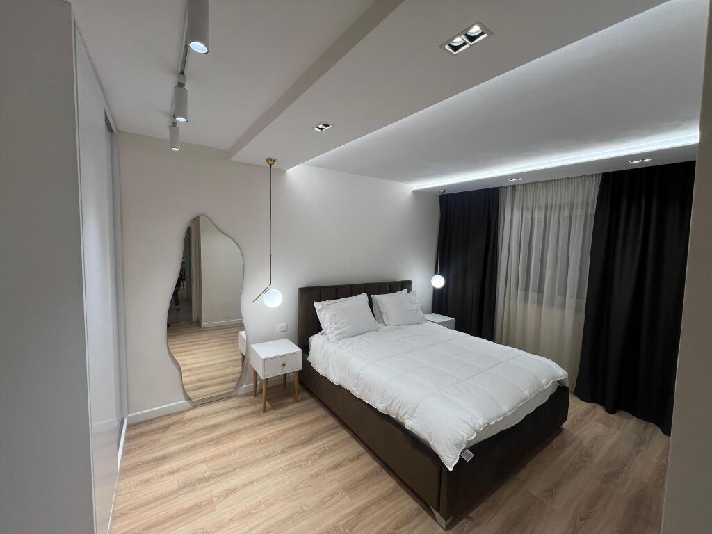 TIRANE QENDER 2+1 MODERN ME QIRA