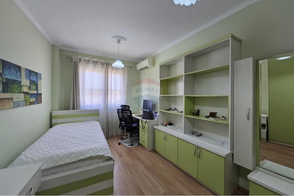 We are renting an apartment 2+1 plus parking.