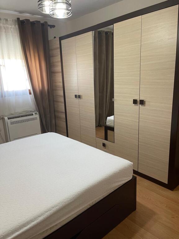 (Shitet dhe me kredi) Apartament 2+1 për shitje tek Ish Ekspozita, përballë Spar