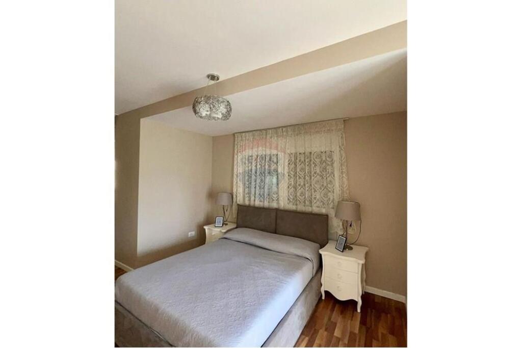 1+1 apartment, Myslym Shyri St.