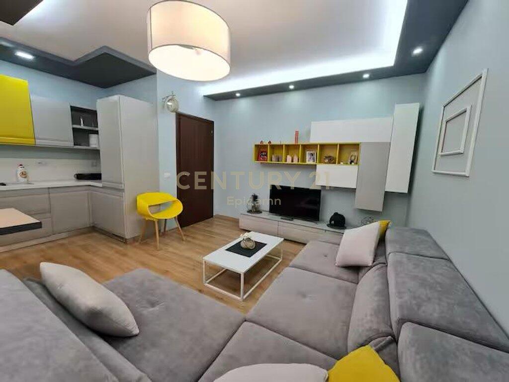 Apartment 2+1+2 for rent near the first station in Plazh !!