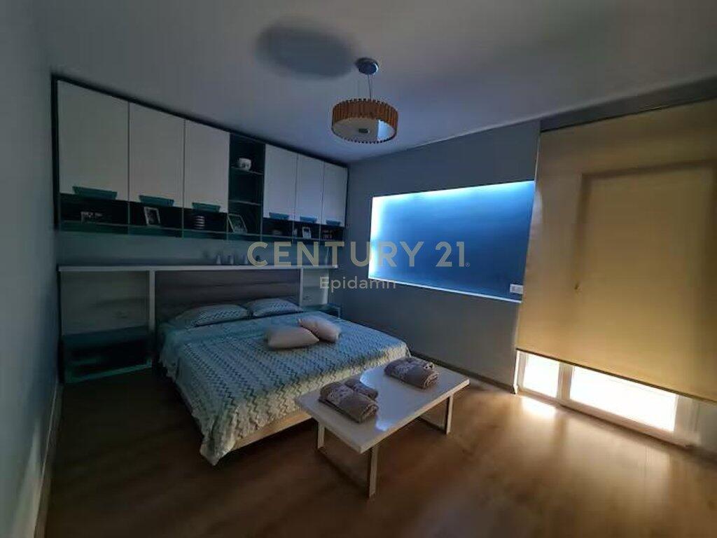Apartment 2+1+2 for rent near the first station in Plazh !!