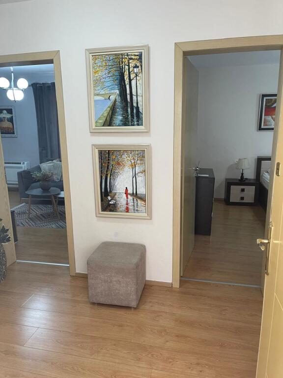 (Shitet dhe me kredi) Apartament 2+1 për shitje tek Ish Ekspozita, përballë Spar
