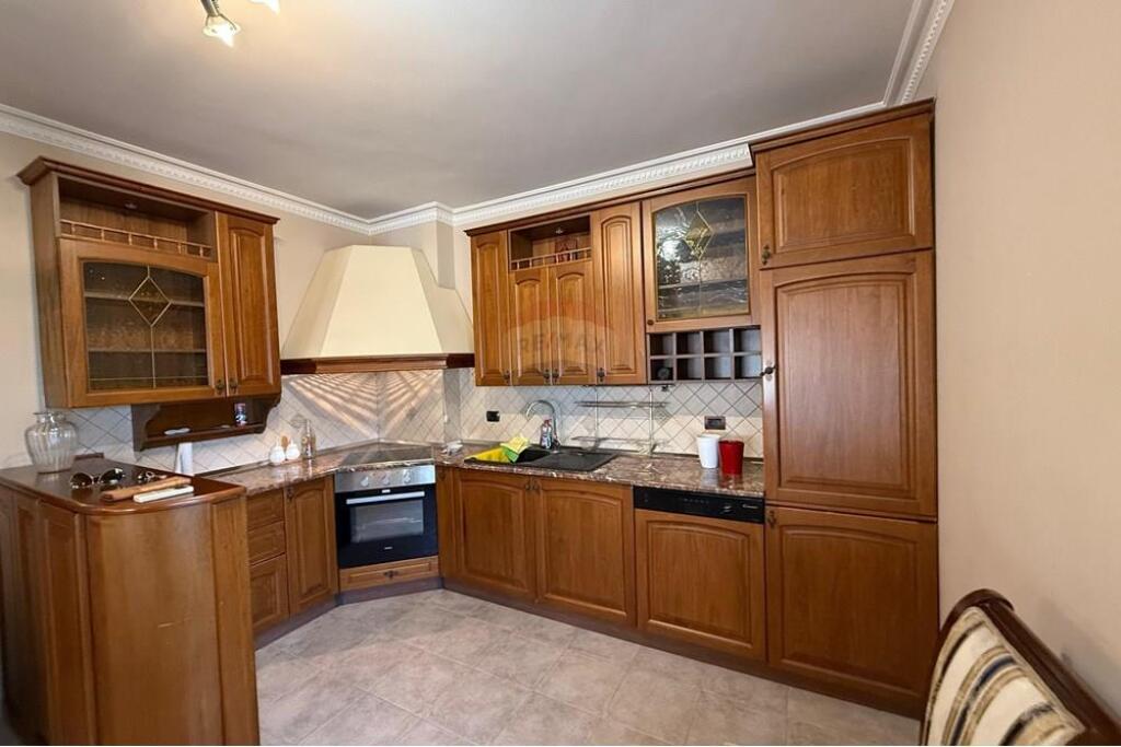 OFROHET APARTAMENT 2+1 PER QIRA NE BLLOK