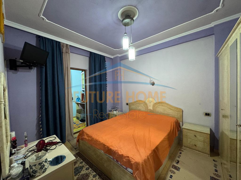The apartment is located on Kongresi i Manastirit Street, Tirana.