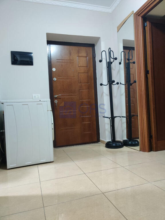 Apartament 2+1 për qira në Rrugën e Durrësit.