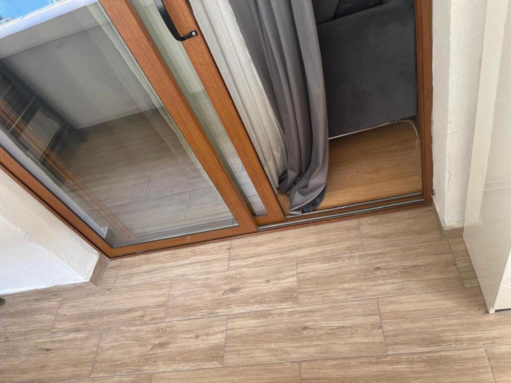 (Shitet dhe me kredi) Apartament 2+1 për shitje tek Ish Ekspozita, përballë Spar