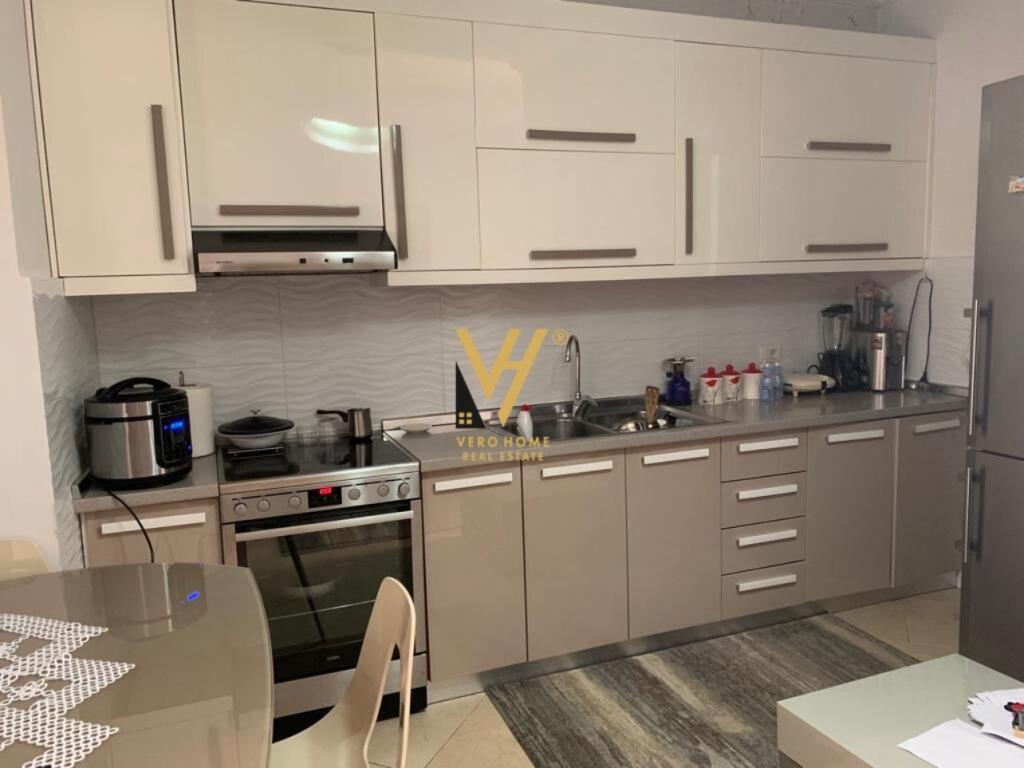 APARTAMENT 1+1 ME QERA TE BULEVARDI ZOGU 1