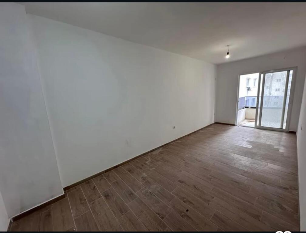 Shitet, Apartament 1+1
