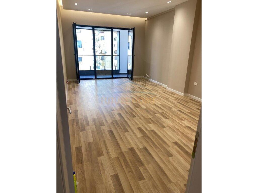 For sale apartment 2+1+2 Square 21 Kavajes street