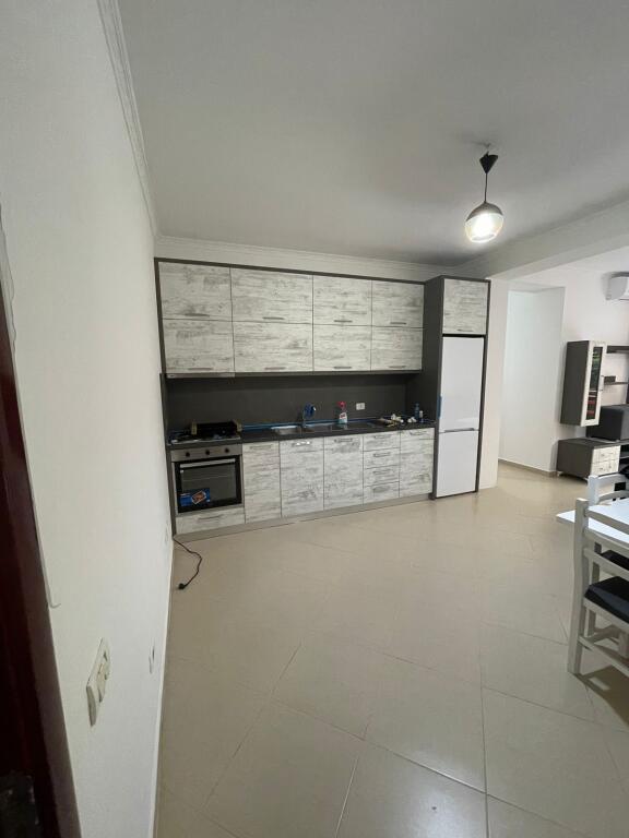 2+1, furnished, at 2 Palmat, price 530 euro