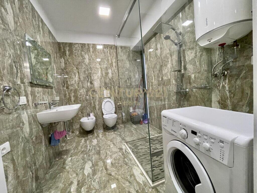 APARTMENT 3+1+2 WITH PARKING SPACE, DECEMBER 21, NEAR HOTEL MONDIAL.