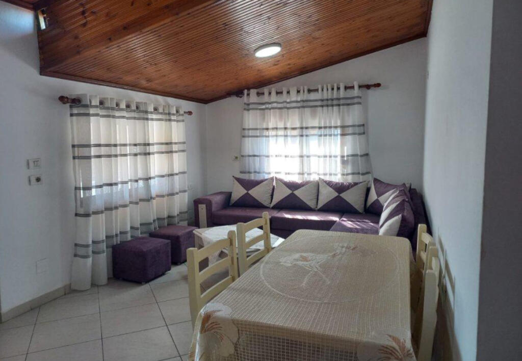 Laprakë, the 3rd floor of a villa is for rent!
