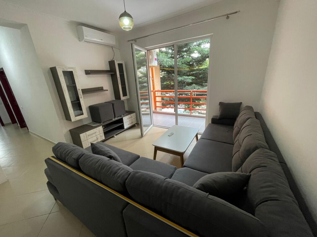 2+1, furnished, at 2 Palmat, price 530 euro