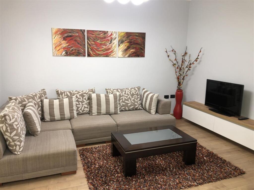 Apartament 1+1 me Qira – Myslym Shyri (pranë Kastratit)