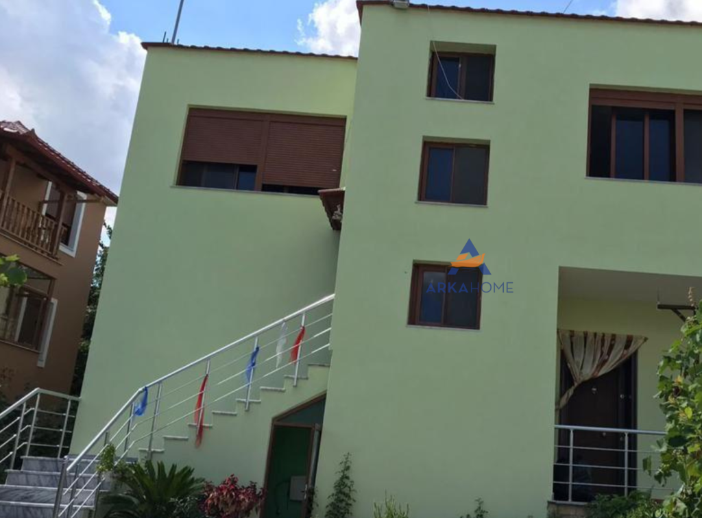 AFFITTASI 2 INGRESSI IN UNA VILLA A 2 PIANI "PASHO HYSA, ALI DEMI".