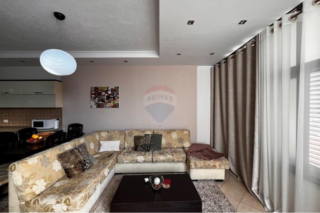 Apartament 3+1 me garazh ne shitje ne Qender!
