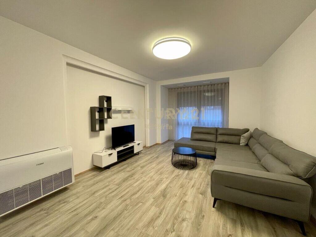APARTMENT 3+1+2 WITH PARKING SPACE, DECEMBER 21, NEAR HOTEL MONDIAL.
