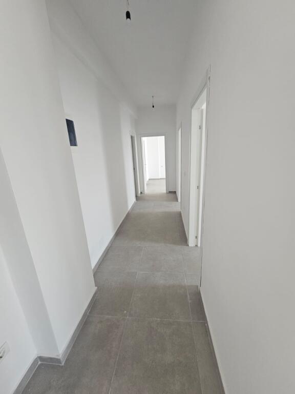 Apartament 2+1 për Qira – Rruga “5 Maji”