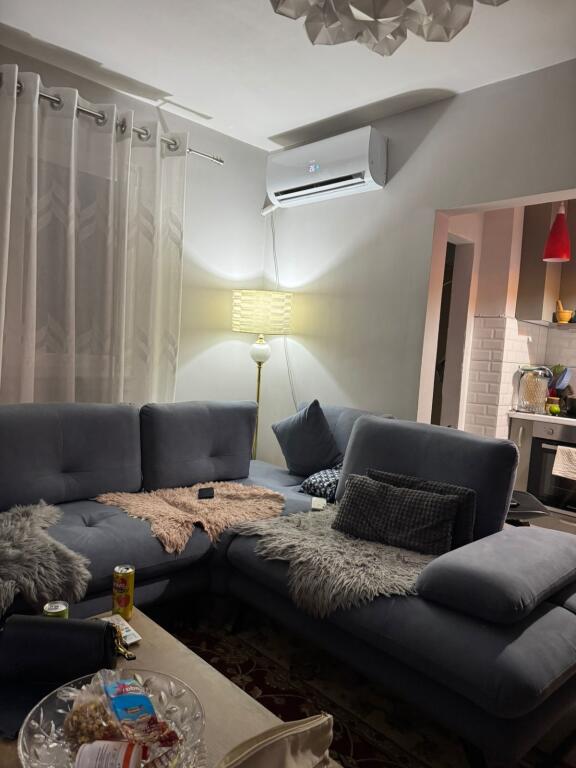 Jepet me qera Apartamenti 1+1, Varri i Bamit, Rruga Xhanfize Keko