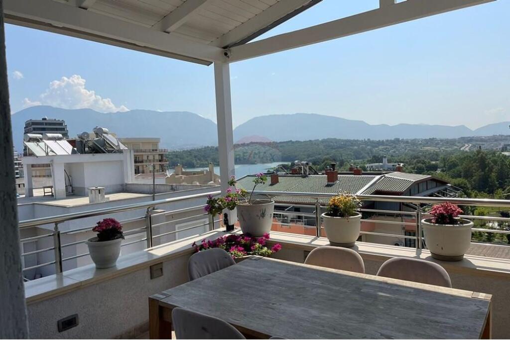 Apartament 2+1 me verande për qira tek K.Zoo!