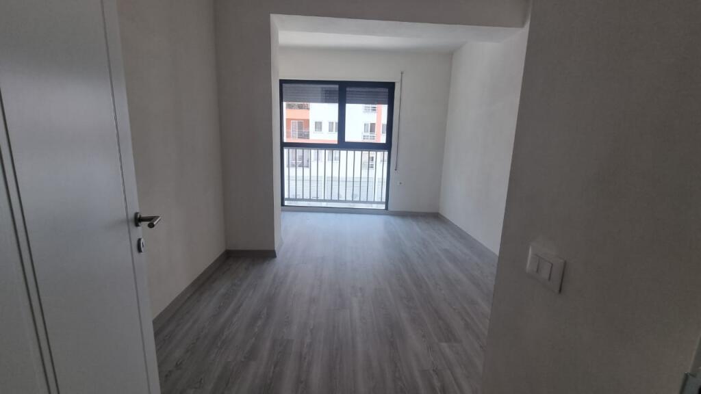 Shitet Apartament 3+1 i sapo perfunduar ne Bulevard te Ri