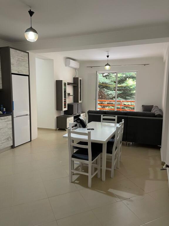2+1, furnished, at 2 Palmat, price 530 euro