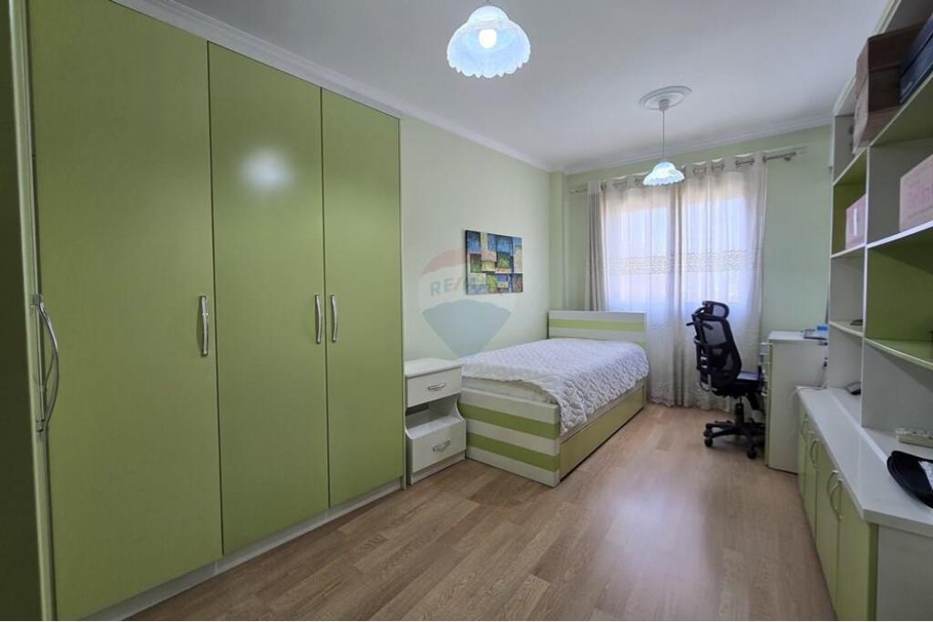 We are renting an apartment 2+1 plus parking.