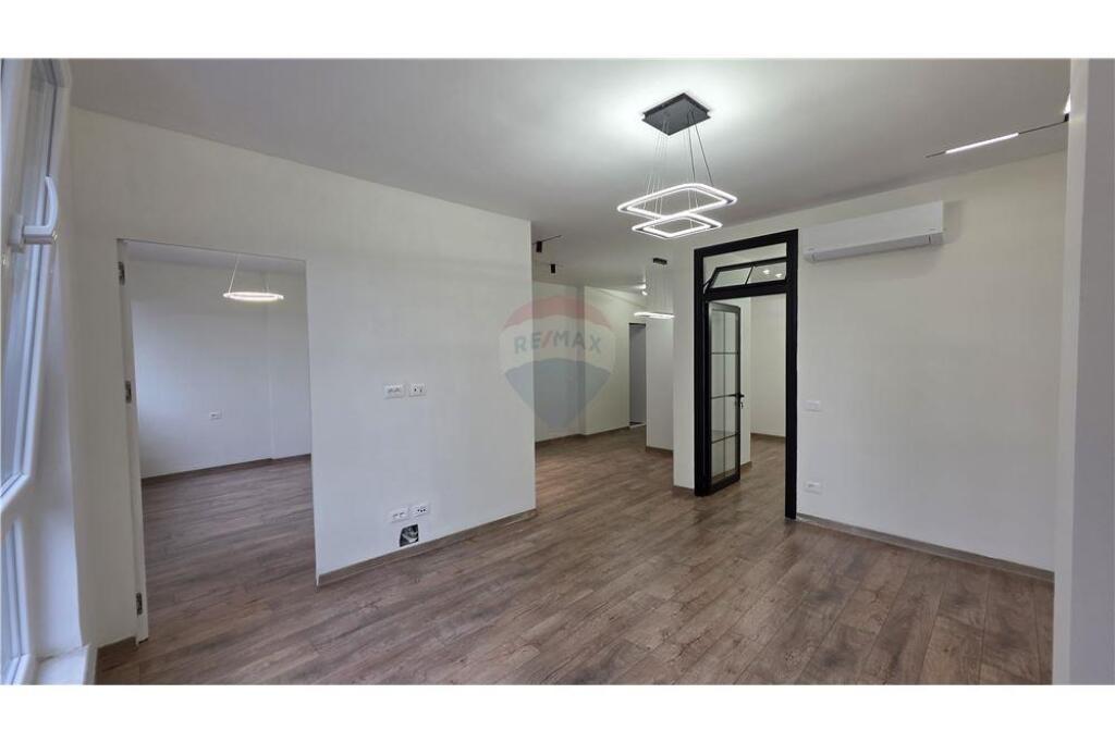 Apartament 2+1 për shitje te Rruga e Elbasanit.