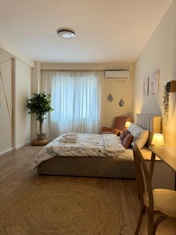 Apartament me qera 2+1 tek Komuna e Parisit (ID B2201373) Tirane.