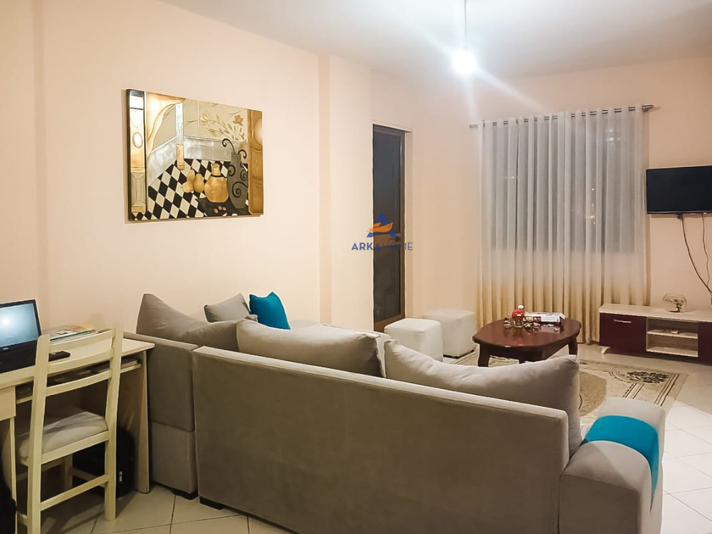 SHITET APARTAMENT 1+1+BALLKON NE FUND TE RRUGES JORDAN MISJA, 200M NGA BULEVARDI I RI, I DISKUTUESHEM.