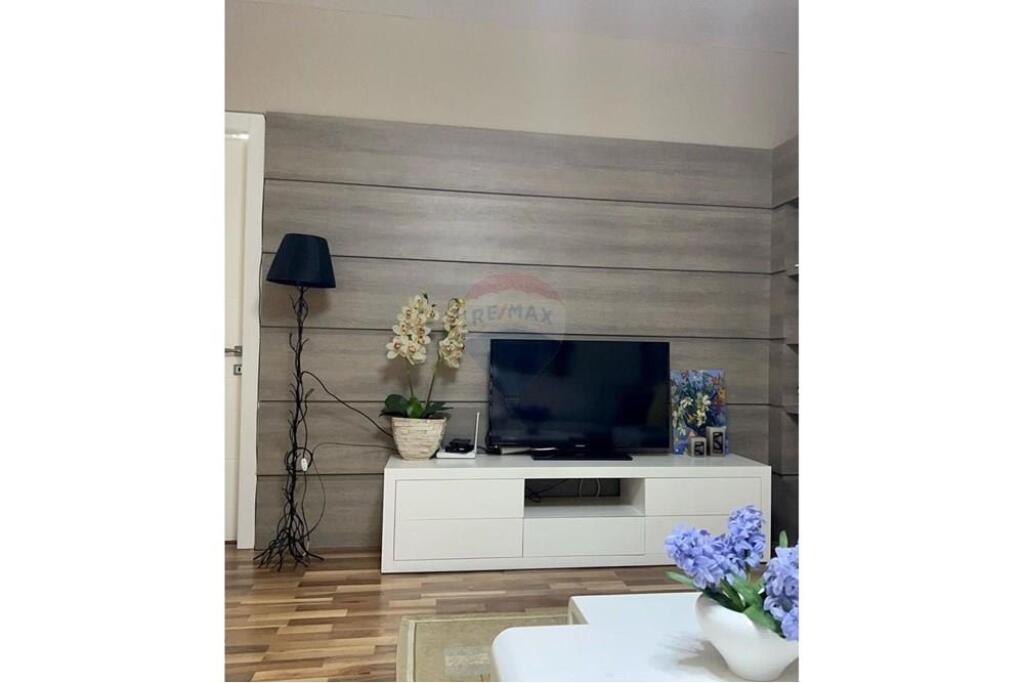 1+1 apartment, Myslym Shyri St.