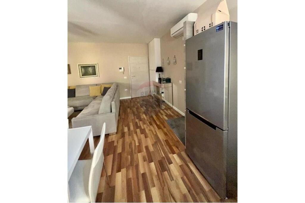 1+1 apartment, Myslym Shyri St.
