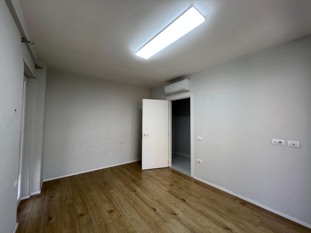 Rent, Apartment 1+1 "Pazari i Ri" Tirana.