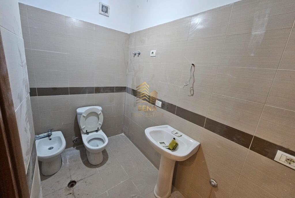Shitet, Apartament 2+1+2+2blk, i diskutueshëm