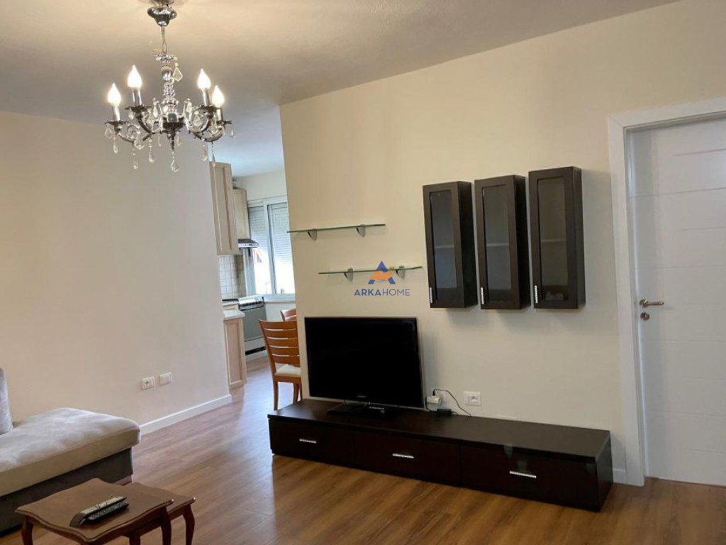 FOR SALE APARTMENT 1+1+BALCON NEAR THE CIRCLE OF "KOMUNES, KOMUNA E PARISIT".