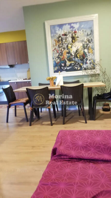 Qera! Shtepi private + 3000 m2 toke e rrethuar, Fshati Picalle