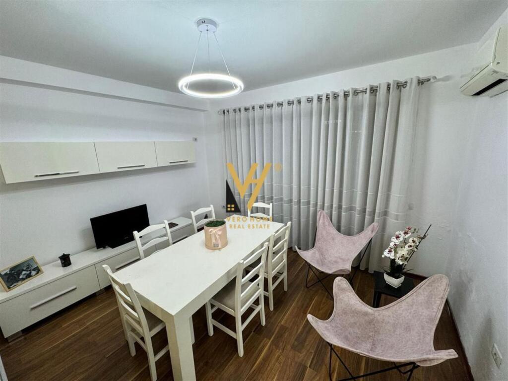 APARTAMENT 3+1+BLK ME QERA TE LIQENI THATE