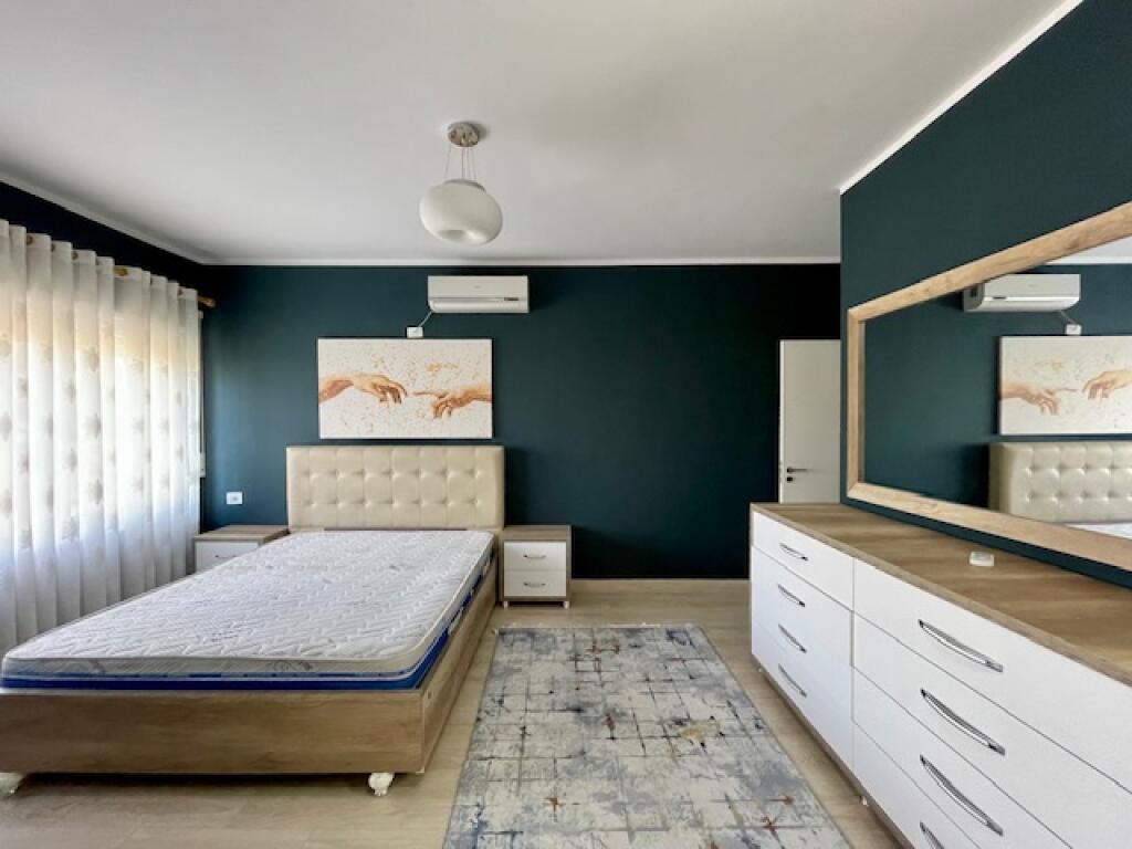 Jepet me QIRA apartament DUPLEX 2+1, Rezidenca "Kodra e Diellit" afër "Shkolla British"