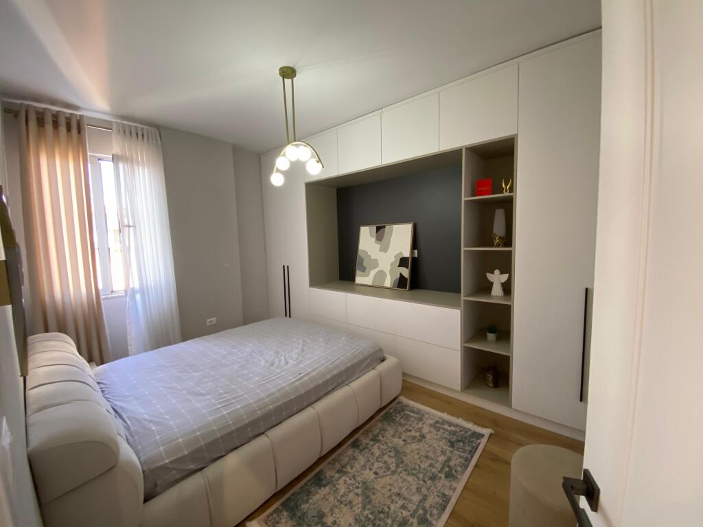 Apartament modern për shitje 2+1+depo pranë Kodrës së Diellit.