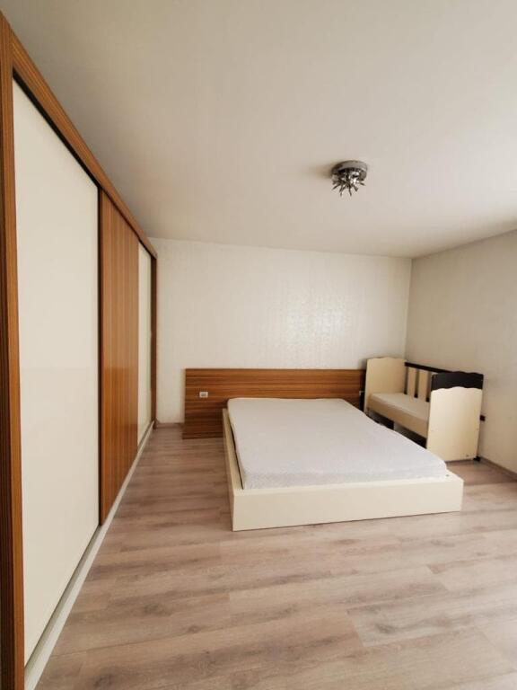 Apartament 2+1 për qira në qendër