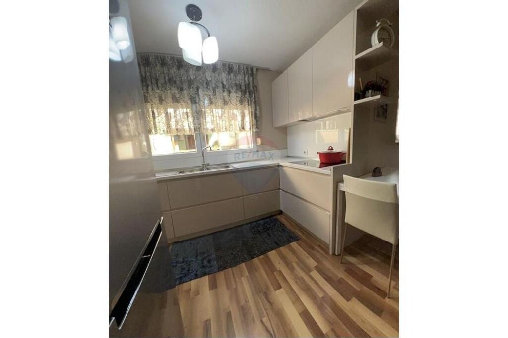 1+1 apartment, Myslym Shyri St.