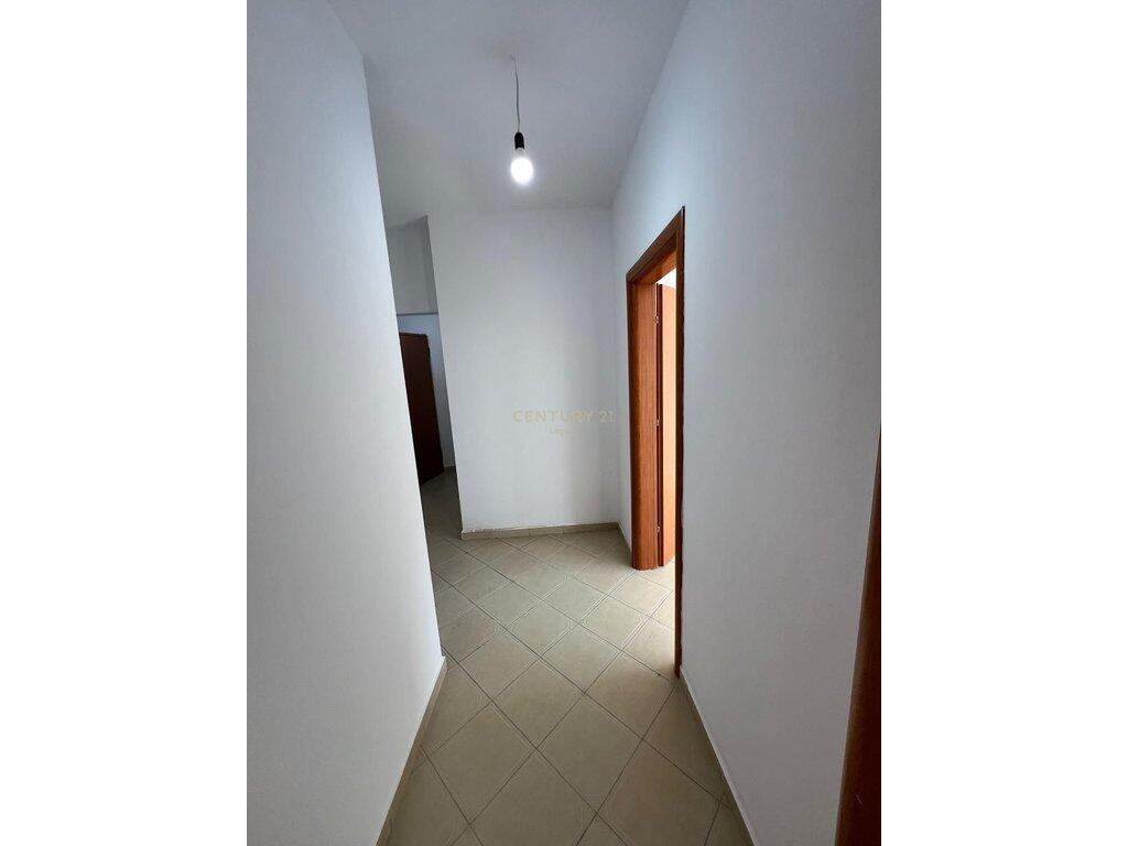 For sale 1+1 apartment in Fresk Rr e Teleferikut!!
