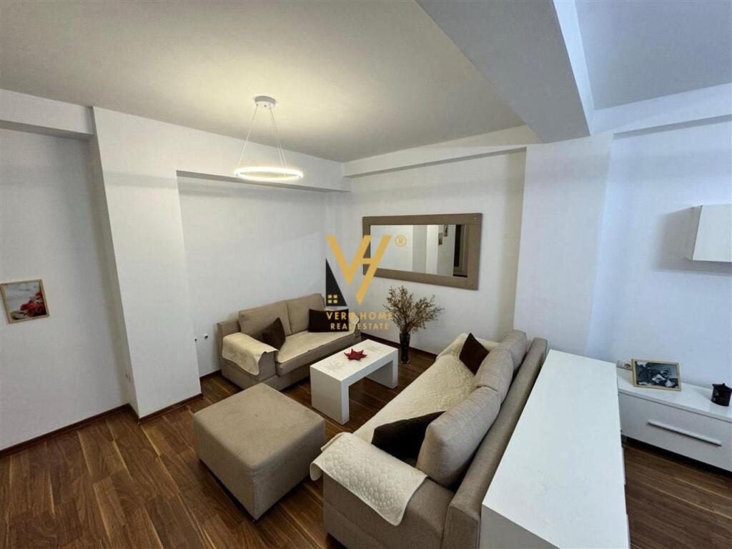 APARTAMENT 3+1+BLK ME QERA TE LIQENI THATE