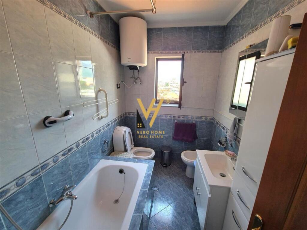 SHITET APARTAMENT 2+1+BLK TE RRUGA E DURRESIT