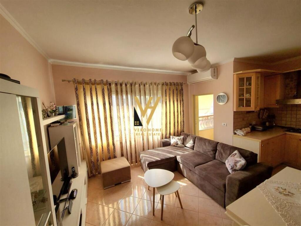 SHITET APARTAMENT 2+1+BLK TE RRUGA E DURRESIT