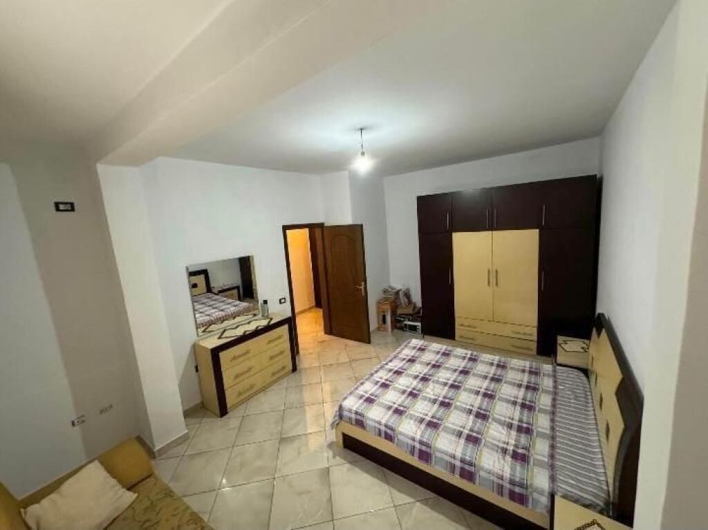 A 2+1 entrance is for rent on Ferit Xhajko street!
